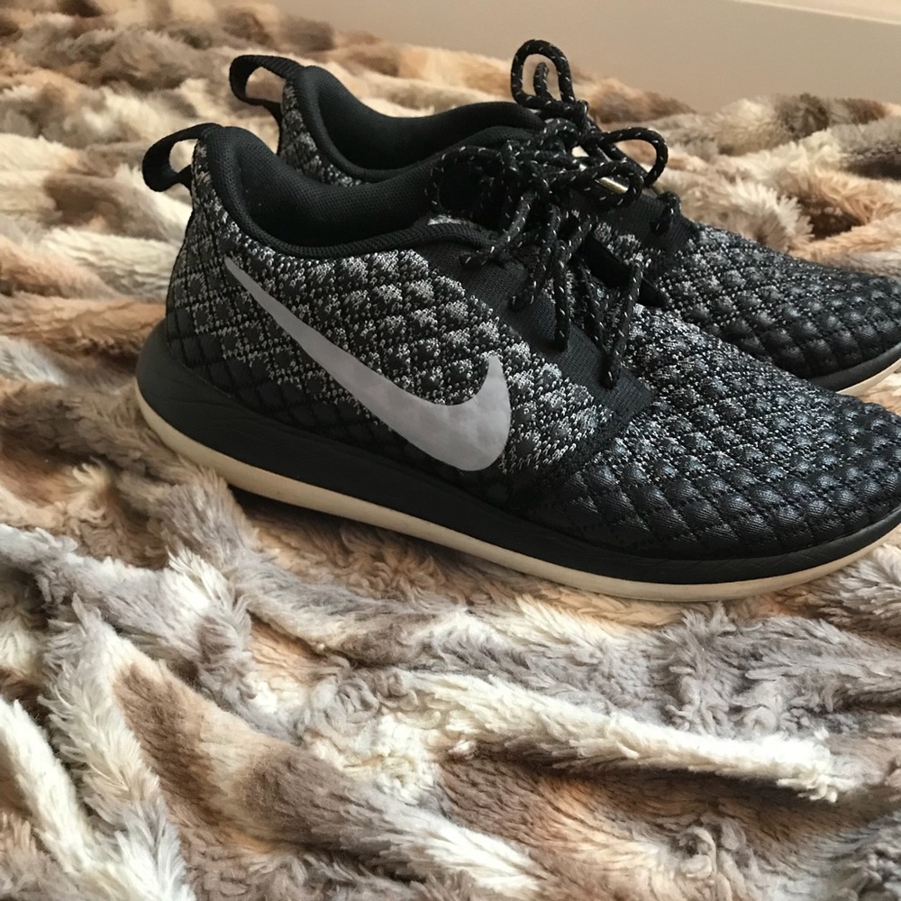 Nike Black Sneakers